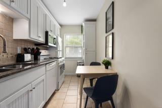 Plaza Condo With Queen Bed 3 - 3