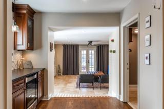 Gorgeous 3 Bed Ward Pkwy Home 25 - 1