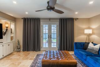 Gorgeous 3 Bed Ward Pkwy Home 25 - 4