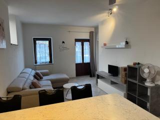 Pambio - Lugano Apartment, sleeps 4 - 4