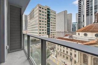 Downtown Studio Steps from Bayside and Kaseya Center - 9