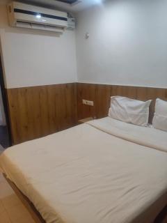 Hotel O3 Near Piccadily Chowk Chandigarh - 0