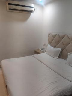 Hotel O3 Near Piccadily Chowk Chandigarh - 8