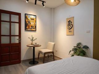 RARE 4bed 4bath, Old Quarter, Near DongXuan Market - 2