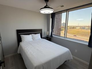 Modern One Bedroom Apartment with Gym - 9