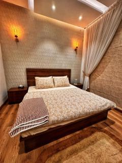 Private Luxurious Rooms In DHA phase 6 Lahore Near Raya Dolmen Mall PKLI and Airport - 4