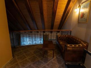 Vilă Elegantă și Spațioasă - Etaj 1 & 2 - 5 Camere - 3 Băi - 1