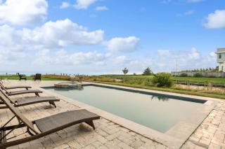Hamptons Romantic Waterfront Queen Suite - 7