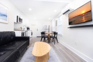 Buttercup 4 Retreat, AC, Free Parking, Deck - 9