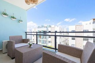 Cozy 2BR Apt, Epic Sun, Pool - 0