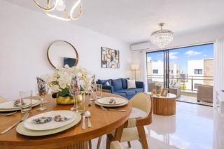 Cozy 2BR Apt, Epic Sun, Pool - 5