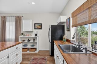 Hidden Hill Casita in Dewey with Private Hot Tub - 9