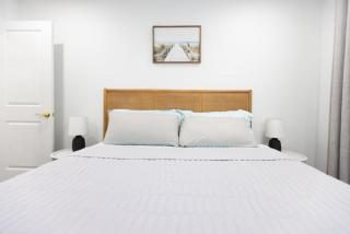 Coastal Charm, 1st floor, AC, KingB, Free parking - 2