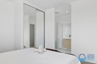 Madora Bay Hideaway for Relaxed Beachside Living - 9