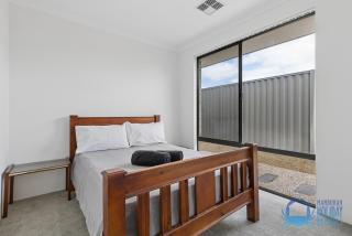 Madora Bay Hideaway for Relaxed Beachside Living - 6