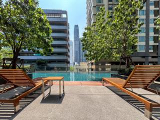 Expansive Modern - BTS Phrom Phong - Ultra Fast WiFi - 7