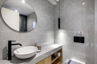 Oraya Chic Studio with Balcony in Athens - 6