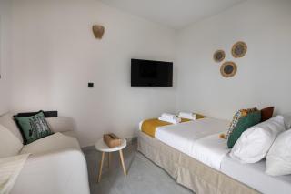 Oraya Chic Studio with Balcony in Athens - 3