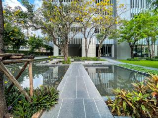 Near BTS l Fully furnish l Gym and Pool - 3