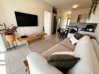 Soft landing - 2 bed 1 bath, within 1km of Airport - Gqeberha - 9