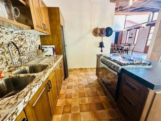 Cabaña amplia, calida y familiar dentro del bosque - 2