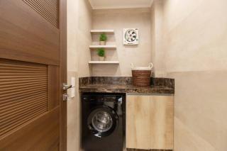 Stylish 3BR Central Stay | Near Airport | Sleeps 8 - 7