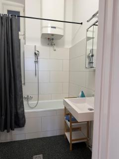 Kriemhild Apartments - 4