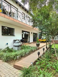 Stylish Bryanston Home, Private Entrance&Garden - 7