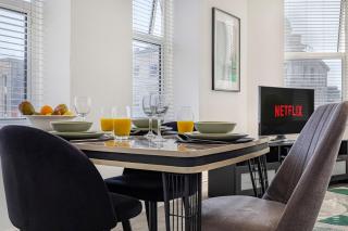 Central Brighton Studio, Sleeps 3, Walk to Beach - 1