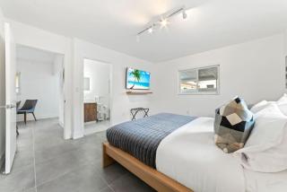Modern Hialeah Escape Backyard Casino Park - 7