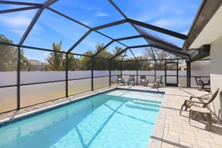Cape Coral Retreat | Heated Pool | Sleeps 10 - 9