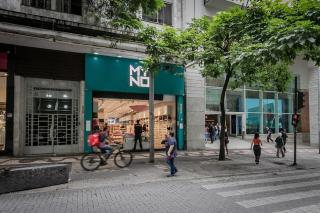 Apto 2Q no Centro e Silencioso e com Ar - Condicionado - 3