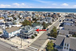 3 Bedroom 2 bath Beach House condo- 10 houses from the beach walk to the beach, where every fisherman's paradise begins - 0