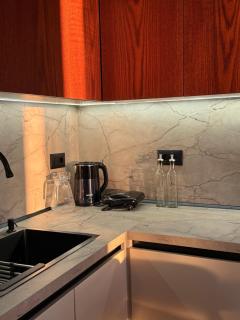 FIN Skyline Apartment - 9