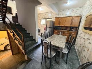 TRIPLEX piscina churrasqueira lava e seca Wi-Fi e 2 TVs em Condomínio com 90m2 no centro de Ubatuba - 4