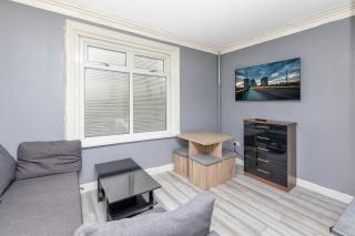 Seaside Ground Floor Apartment - 0