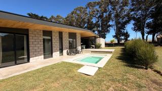 Casa PIT - Casa En Barrio Privado San Benito, Chapadmalal Para 6 PAX Con Pileta - Hola Sur - 0