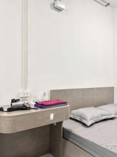 Near Hoan Kiem lake - Ly Nam De Hostel Hanoi - 7