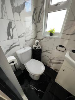 Private Luxury Fully Furnished Studio Flat - 2