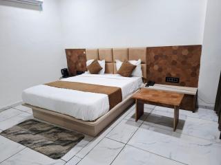 Hotel Asiana Randheja Gandhinagar - 9