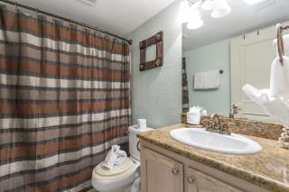 Sweeping 10th Floor Views - Up to 8 - Beachfront - 5