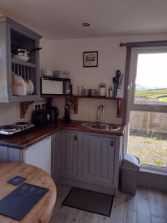 Cosy Hill Top Hut with Fantastic Views - Near Bala - 6