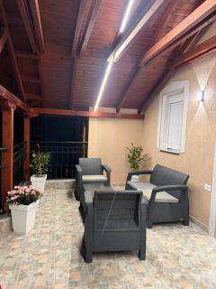 Rent Rooms Alvin - Luxury Apartments Near the Lake - 4