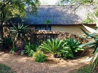 Aloe Bush Game Lodge - 5