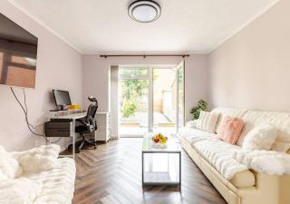 Luxury whole house in serene cul-de-sac - 5