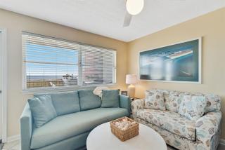 Summer Breeze 25-Cozy Beachfront condo - 5