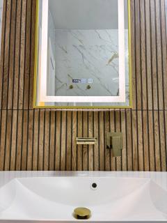 Aeroluxe Airport Apartament - Private Parking - 3