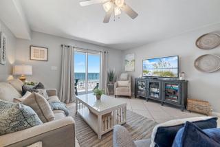 Four Winds 502- Gorgeous Condo-Hallway Kids Bunks-Perfect for Small Families - 9