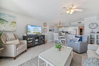 Four Winds 502- Gorgeous Condo-Hallway Kids Bunks-Perfect for Small Families - 1