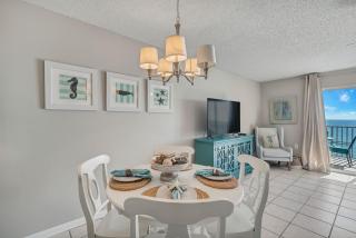Fourwinds 803-Cozy Beachfront condo l Hall Bunks l less crowded beaches Views - 3